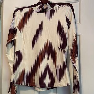 CALIA by Carrie Underwood Brown and Cream Fitted Blouse with Geometric Graphic